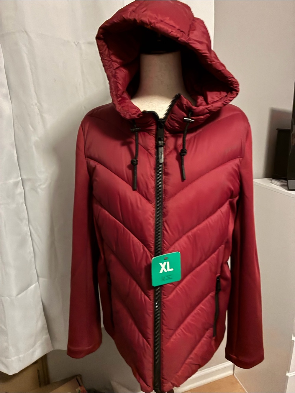 DKNY Hooded Quilted Ski Jacket in Red